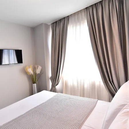 ανθώ, Antho Daire *